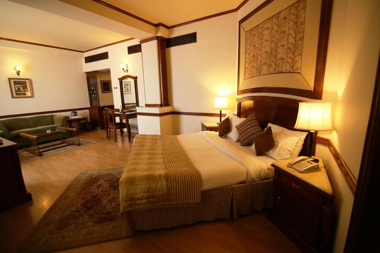 Hotel President ชลันธระ ภายนอก รูปภาพ