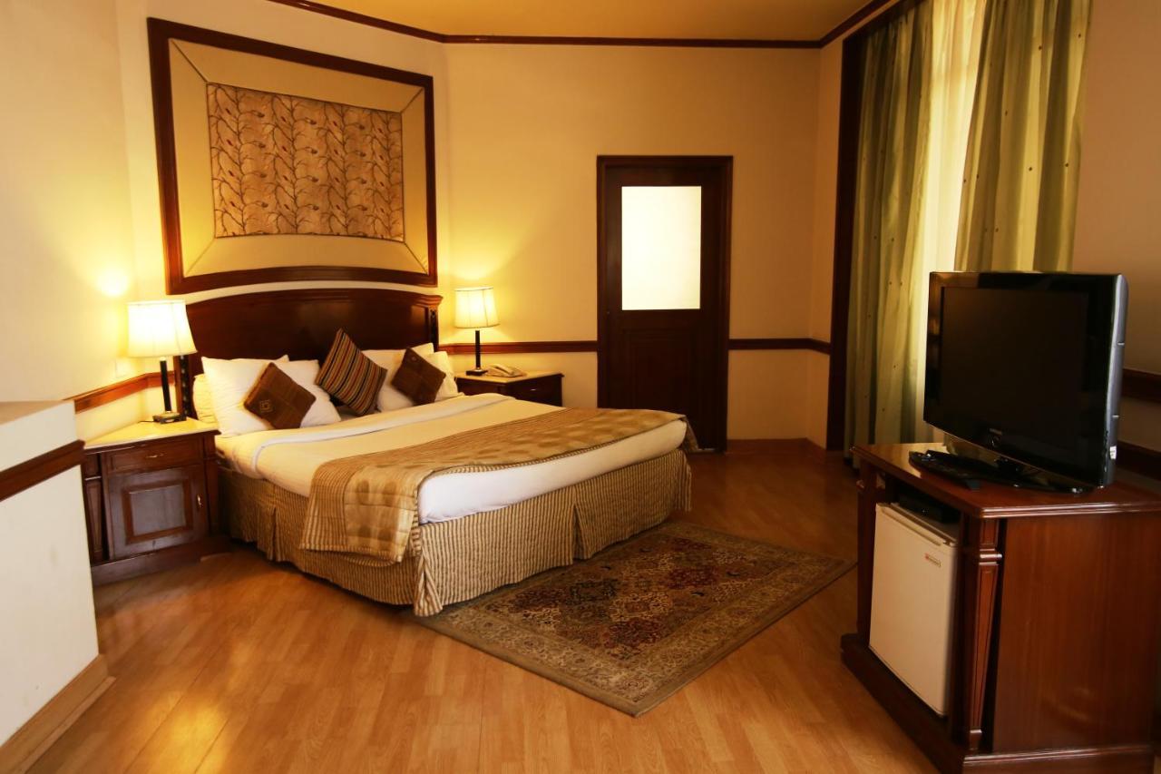 Hotel President ชลันธระ ภายนอก รูปภาพ
