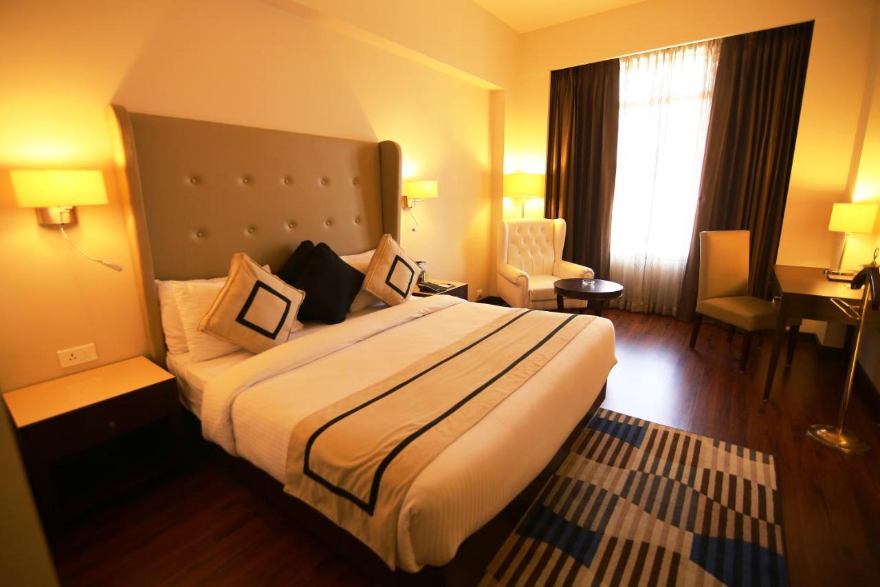 Hotel President ชลันธระ ภายนอก รูปภาพ